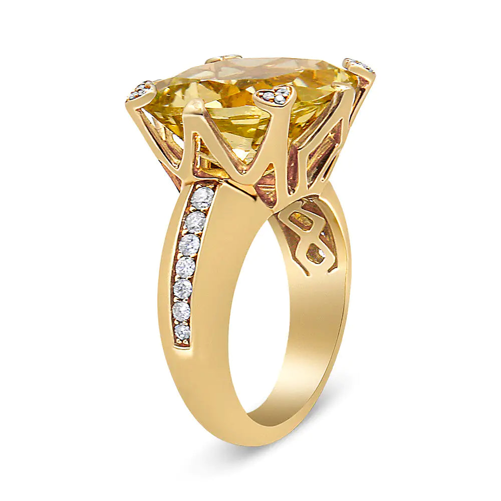 18K Yellow Gold 15x15mm Cushion Cut Lemon Quartz and 1/4 Cttw Diamond Accented Cocktail Ring (F-G Color, VS1-VS2 Clarity)